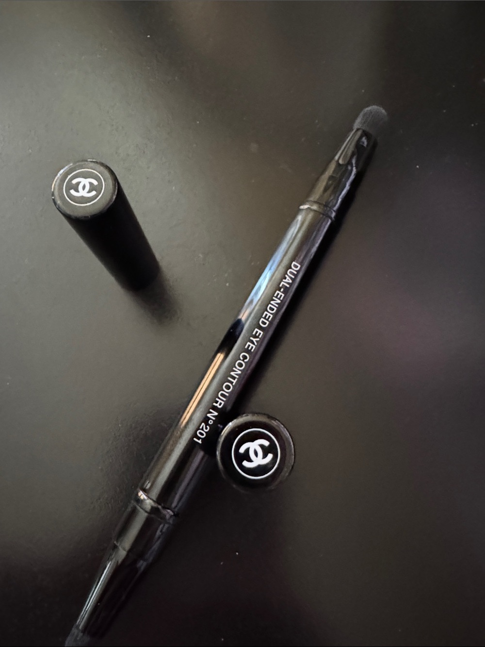 CHANEL Dual-Ended Eye Contour Brush - Black Lacquer - Picture 4 of 4
